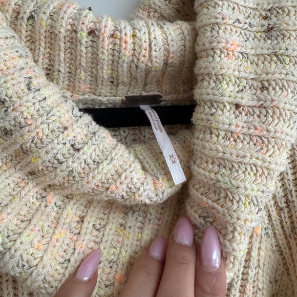 NWT Free People Knitted Sweater - Picture 2 of 4